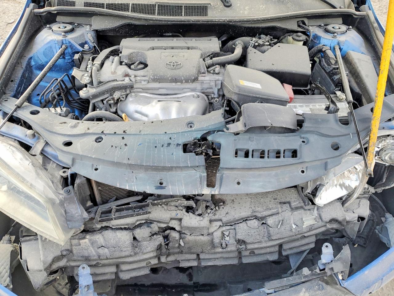 2016 TOYOTA CAMRY LE photo 11