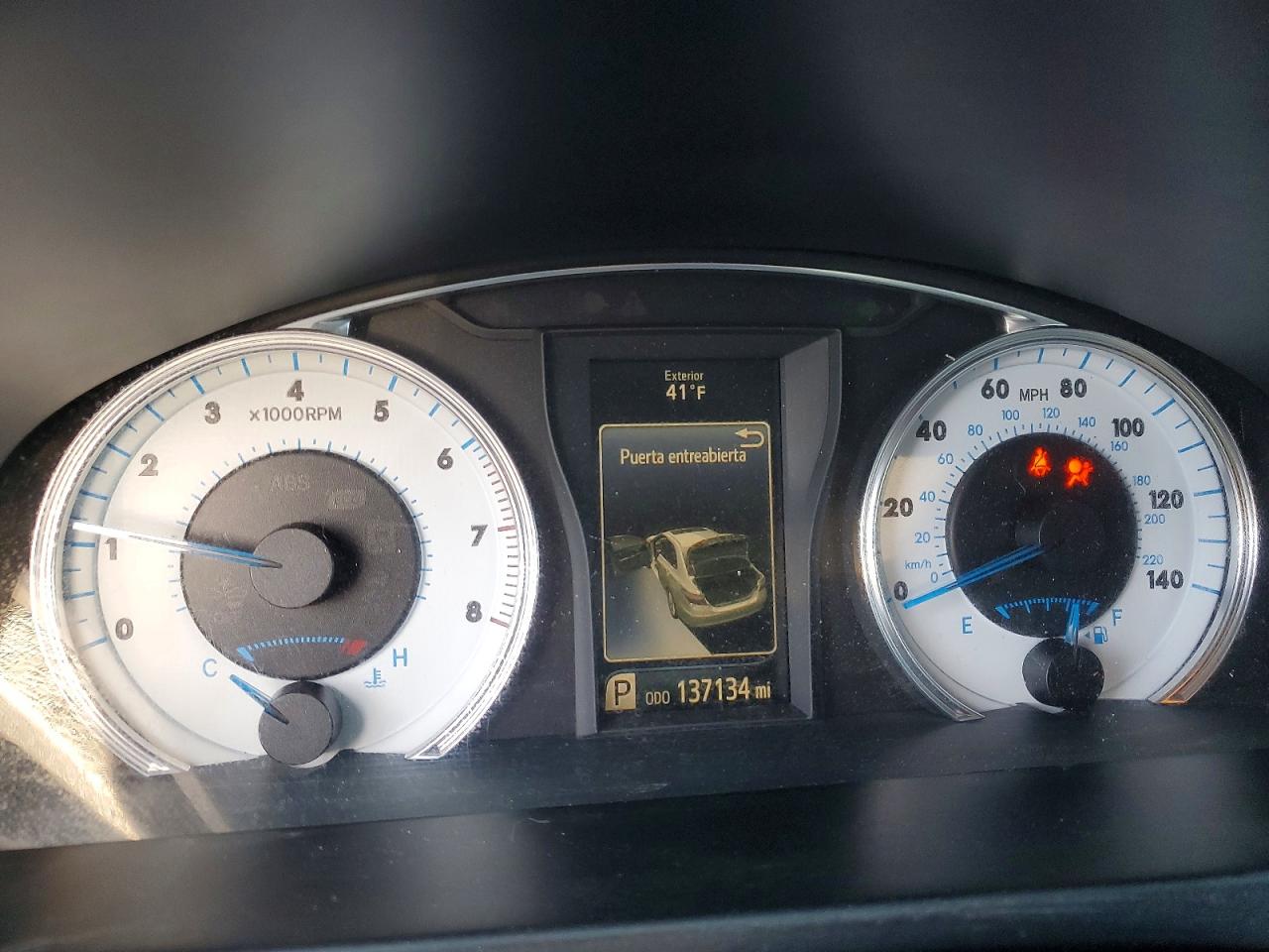 2016 TOYOTA CAMRY LE photo 9