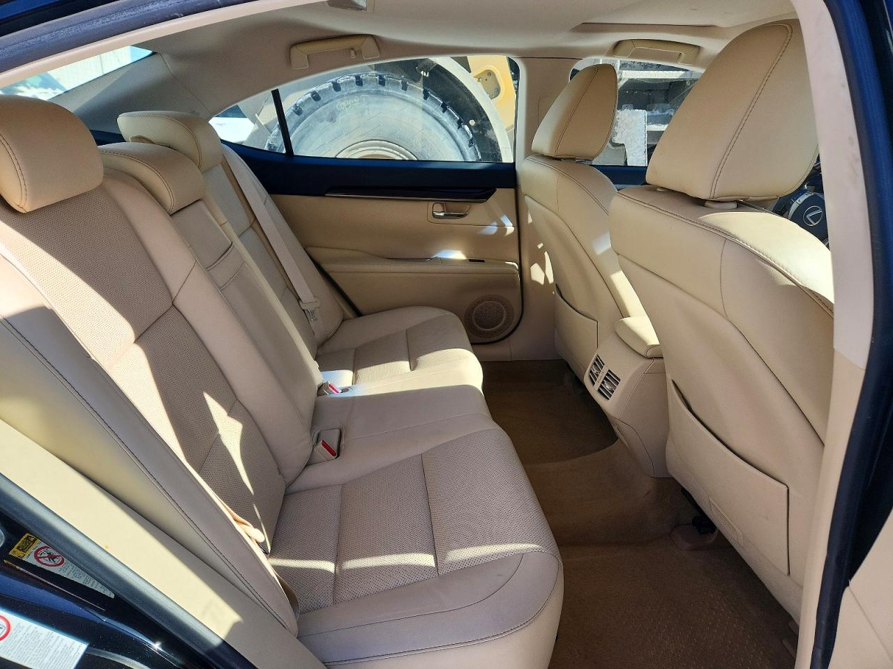 2013 LEXUS ES 350 photo 19