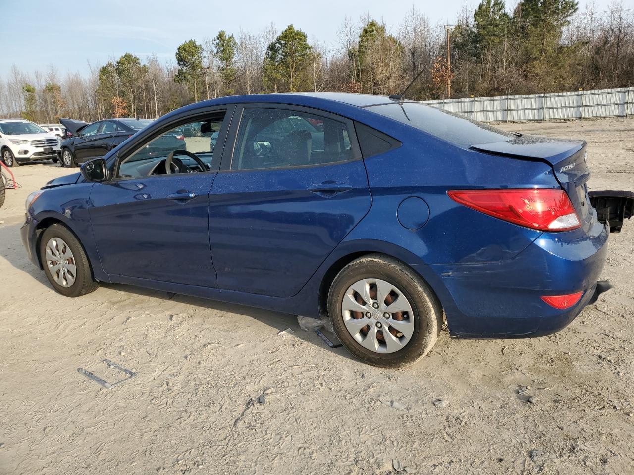 2017 HYUNDAI ACCENT SE photo 2
