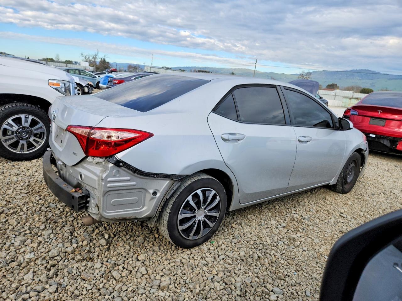 2019 TOYOTA COROLLA photo 5