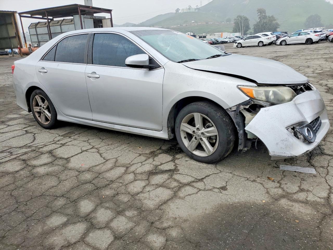 2014 TOYOTA CAMRY L photo 7