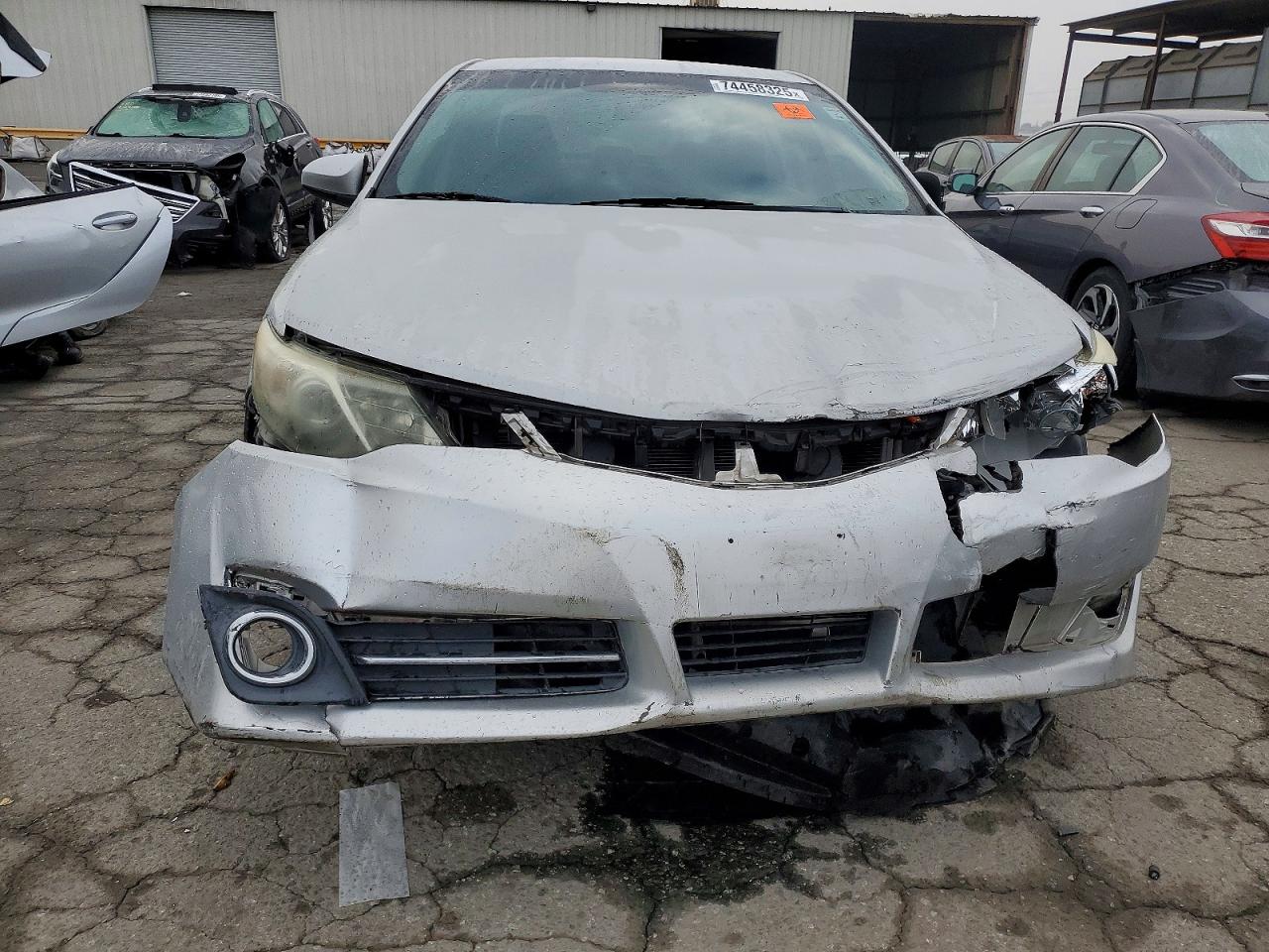 2014 TOYOTA CAMRY L photo 9