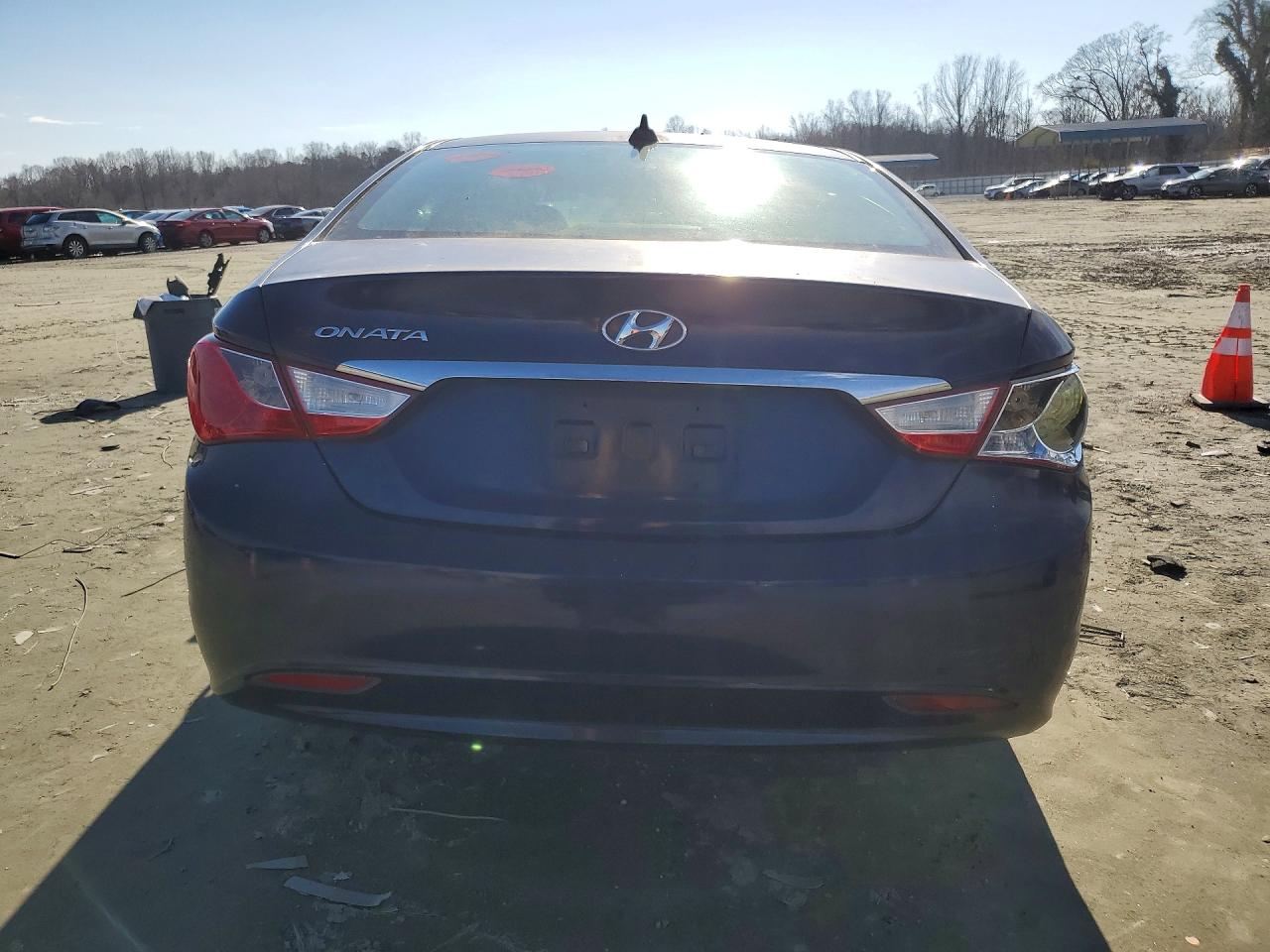 2011 HYUNDAI SONATA GLS photo 16