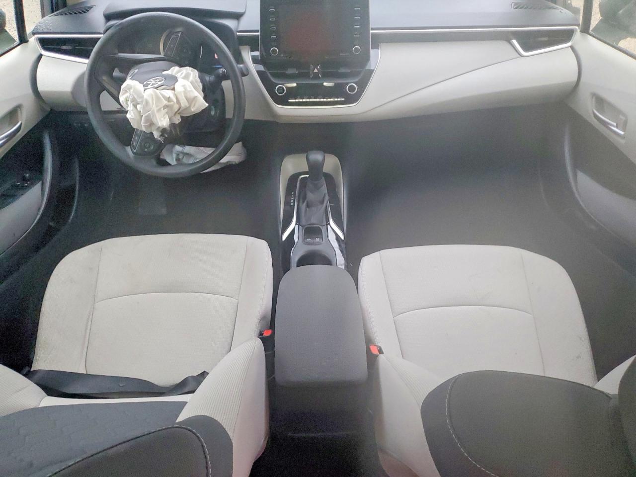 2021 TOYOTA COROLLA LE photo 8