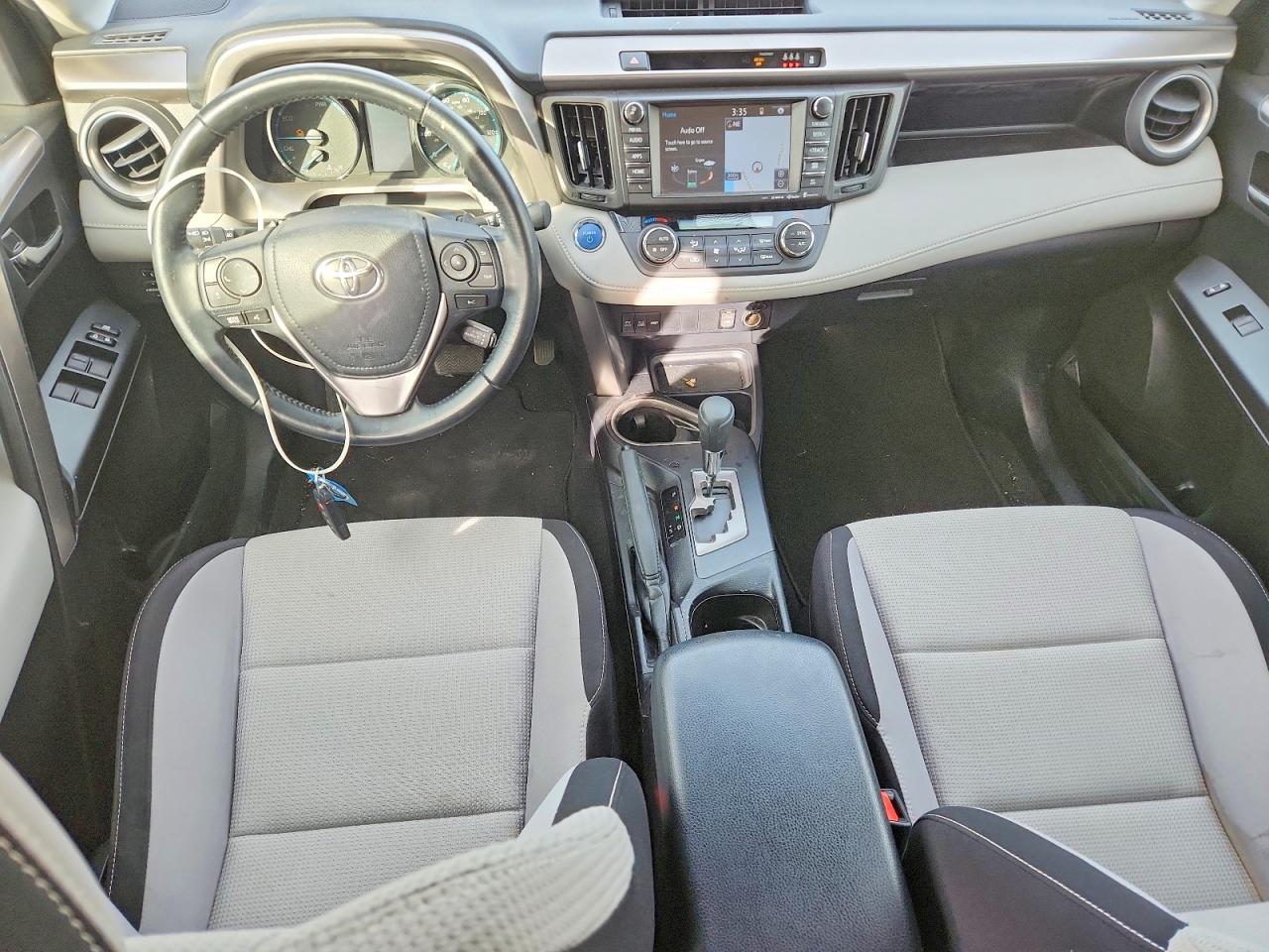 2018 TOYOTA RAV4 HV XLE photo 8