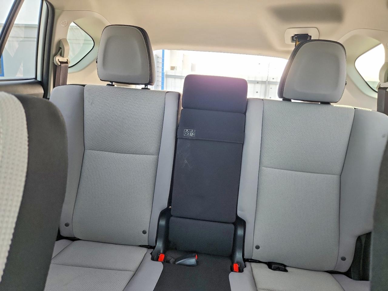 2018 TOYOTA RAV4 HV XLE photo 10