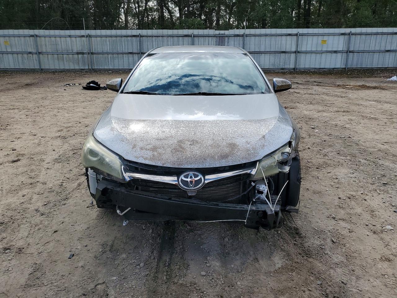 2015 TOYOTA CAMRY LE photo 5