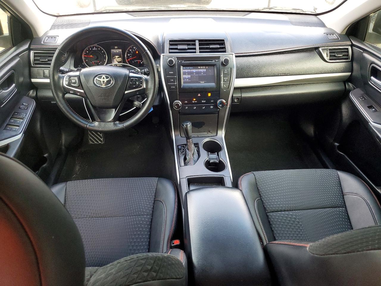 2015 TOYOTA CAMRY LE photo 8