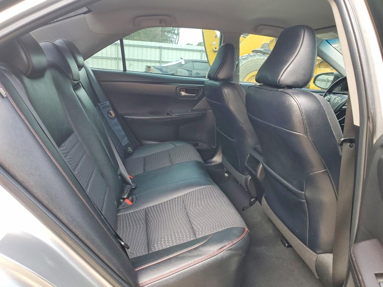 2015 TOYOTA CAMRY LE photo 10