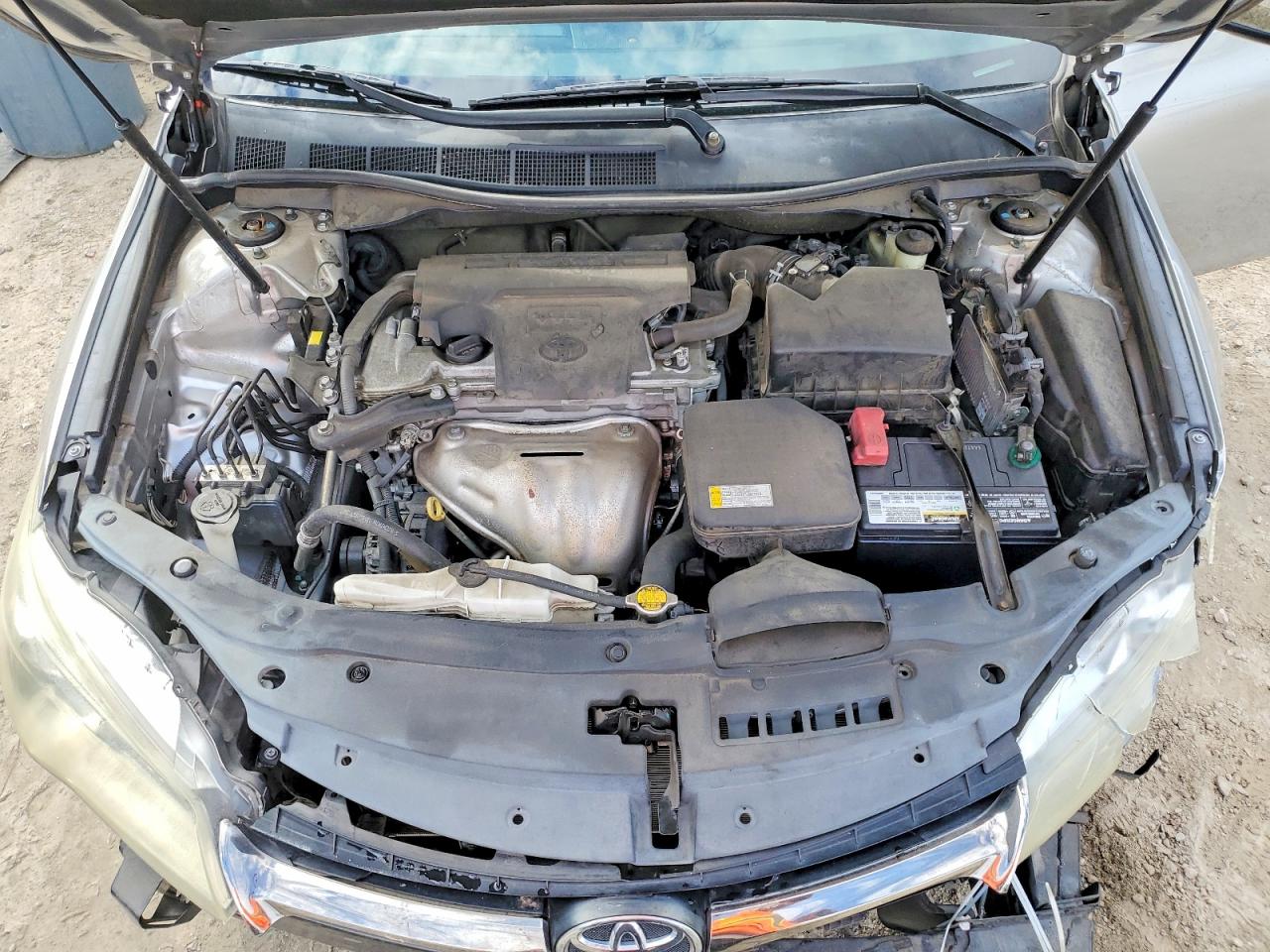 2015 TOYOTA CAMRY LE photo 11