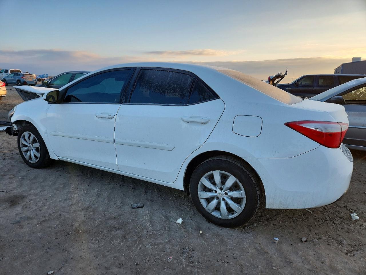 2016 TOYOTA COROLLA LE photo 4