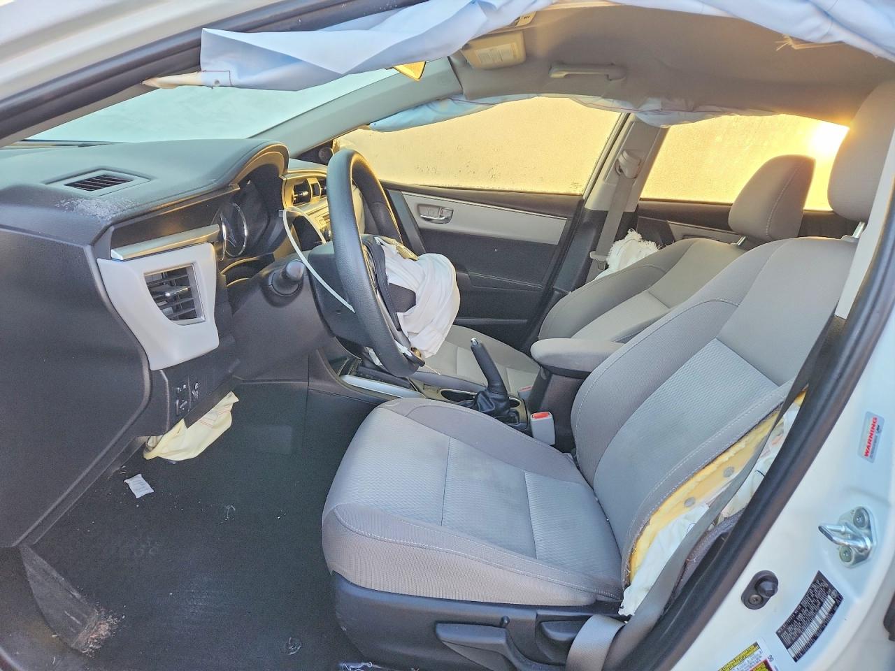 2016 TOYOTA COROLLA LE photo 19