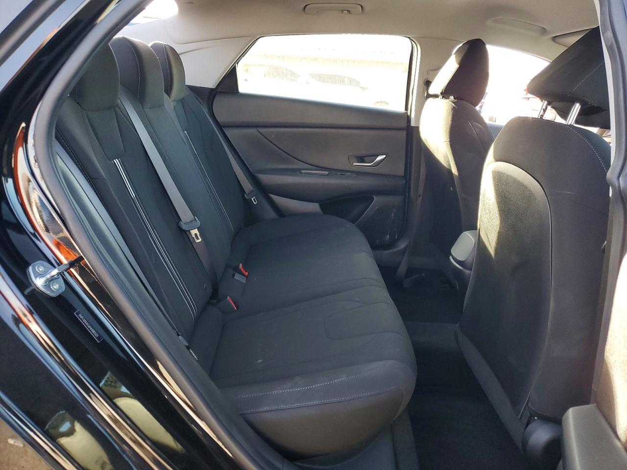 2022 HYUNDAI ELANTRA SEL photo 28