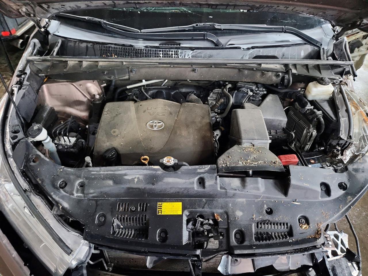 2019 TOYOTA HIGHLANDER XLE photo 34
