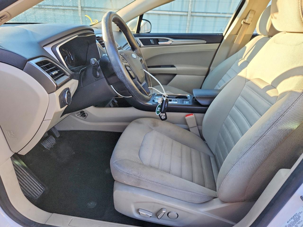 2019 FORD FUSION SE photo 7