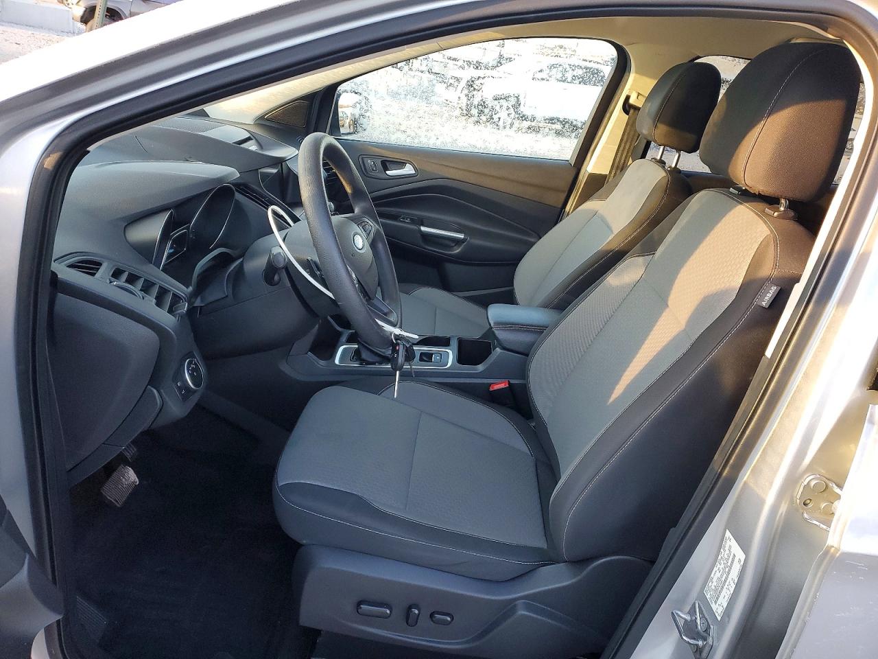 2017 FORD ESCAPE SE photo 13