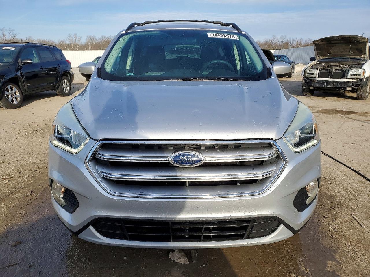 2017 FORD ESCAPE SE photo 9