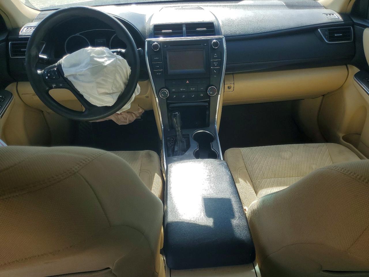 2017 TOYOTA CAMRY LE photo 8