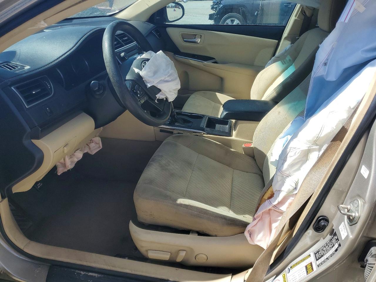 2017 TOYOTA CAMRY LE photo 7