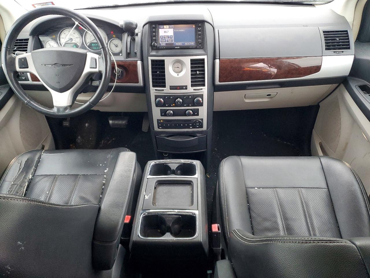 2010 CHRYSLER TOWN & COUNTRY TOURING PLUS photo 15