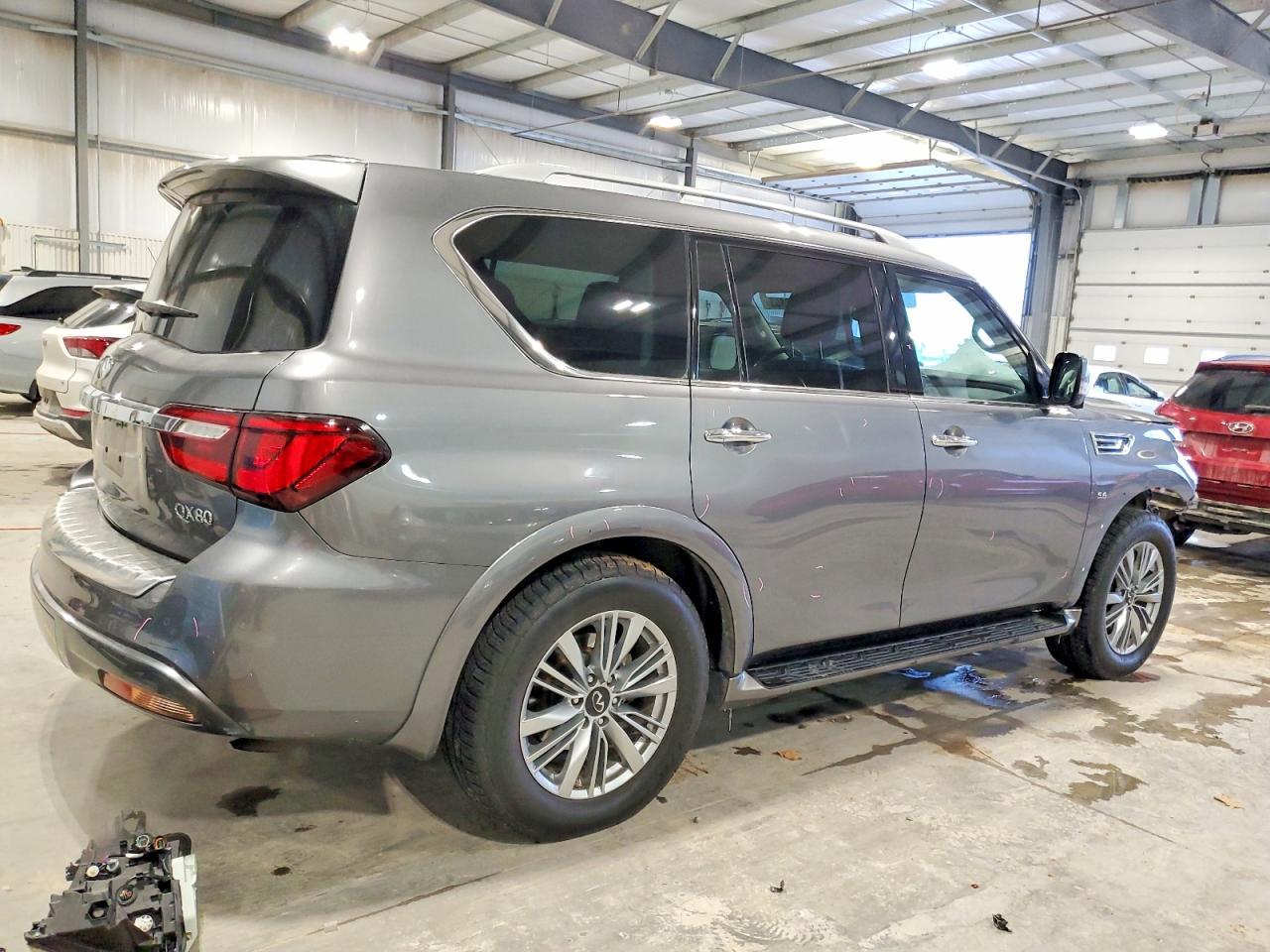 2018 INFINITI QX80 BASE photo 5