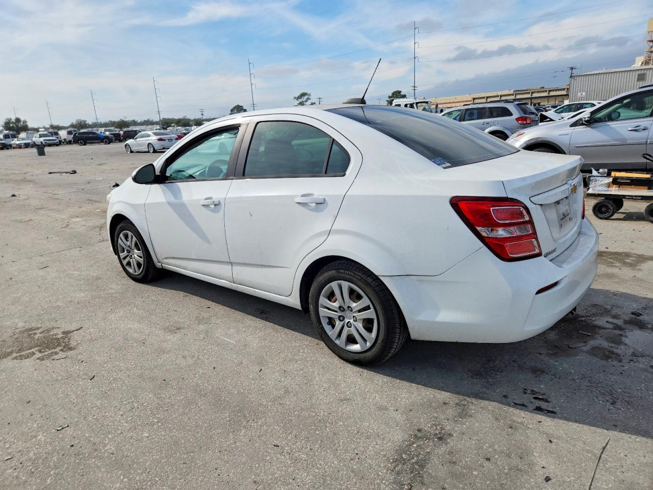 2017 CHEVROLET SONIC LS photo 3