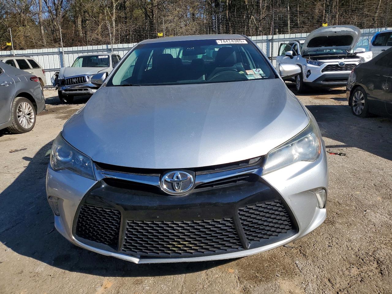 2015 TOYOTA CAMRY XLE photo 9