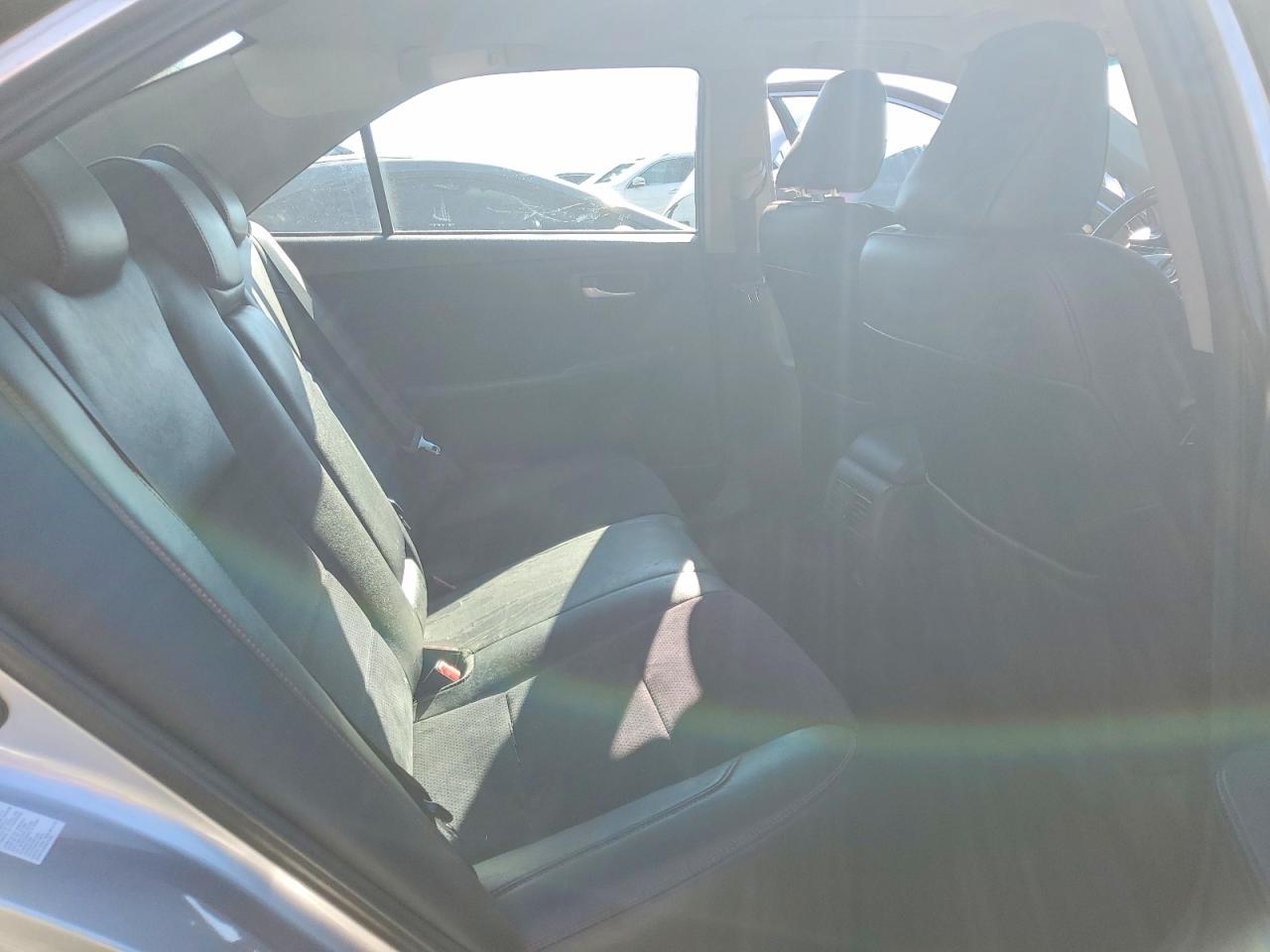 2015 TOYOTA CAMRY XLE photo 19