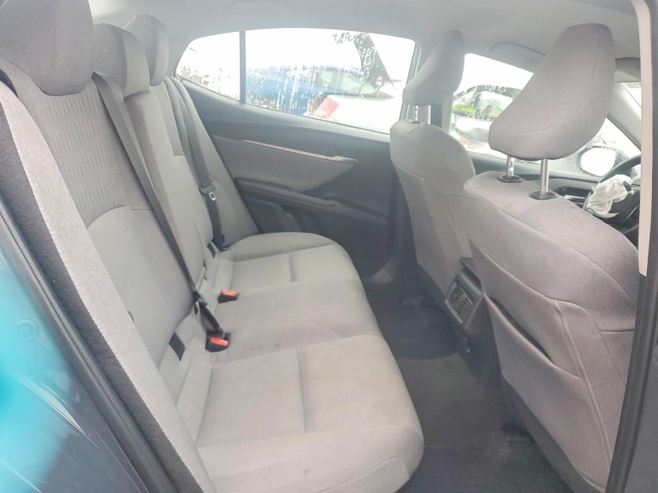 2025 TOYOTA CAMRY LE photo 10