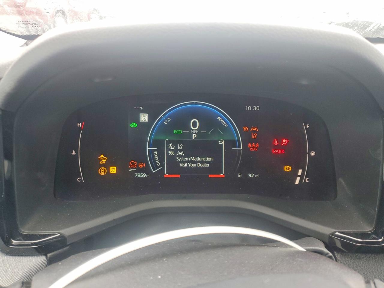 2025 TOYOTA CAMRY LE photo 9