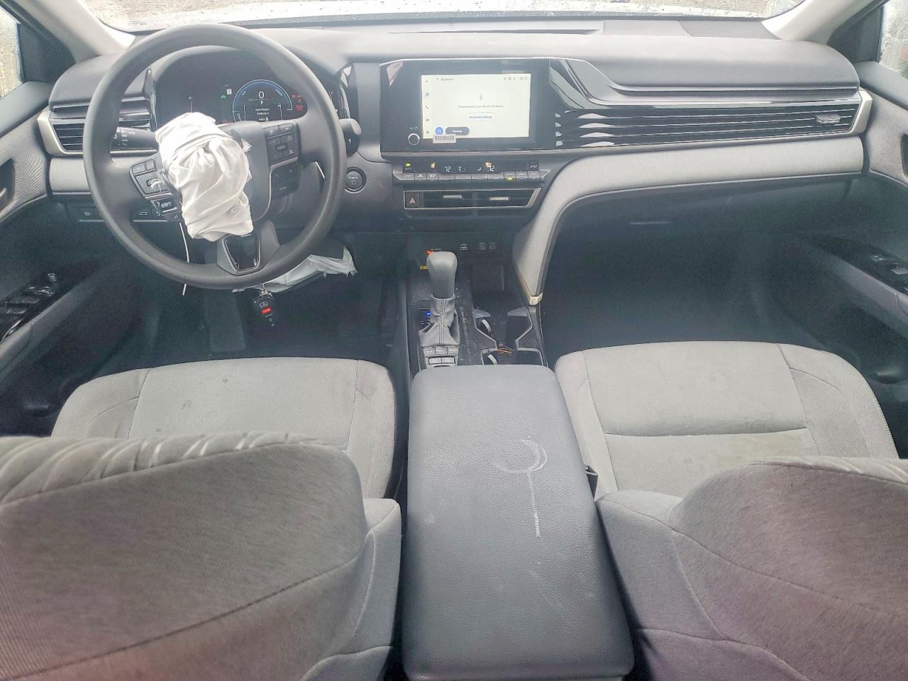 2025 TOYOTA CAMRY LE photo 8