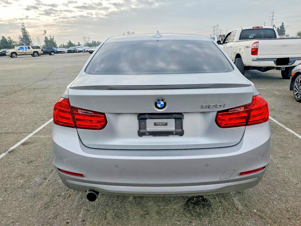 2015 BMW 320 I photo 16