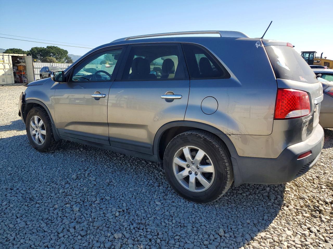 2012 KIA SORENTO BASE photo 2