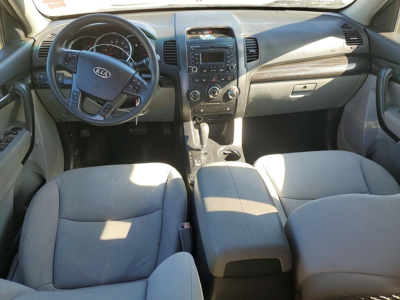 2012 KIA SORENTO BASE photo 8