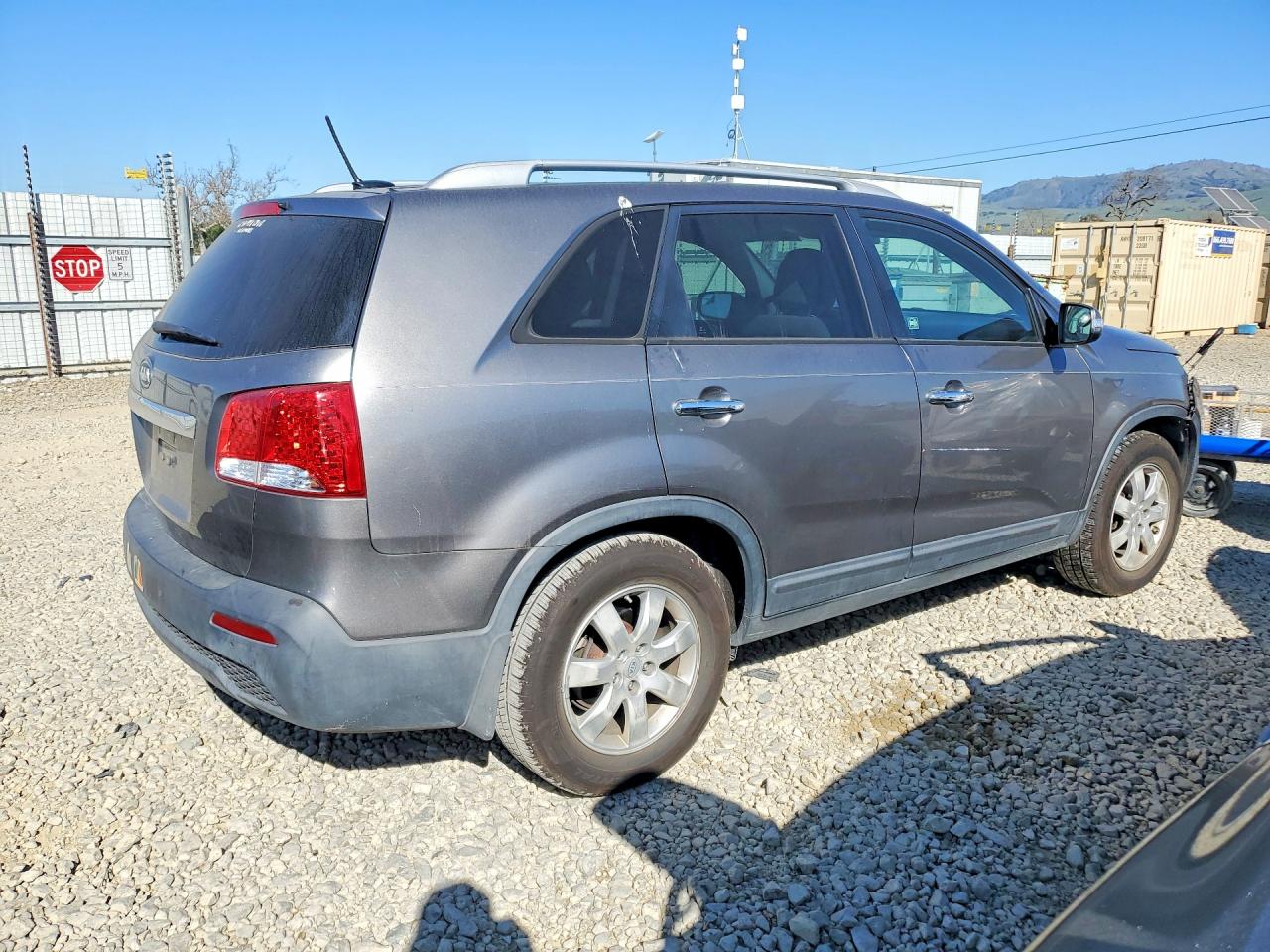 2012 KIA SORENTO BASE photo 3