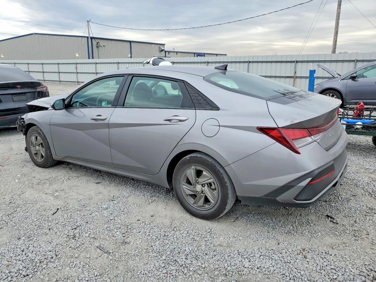2025 HYUNDAI ELANTRA SE photo 2