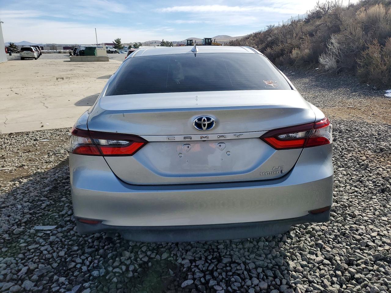 2021 TOYOTA CAMRY LE photo 21
