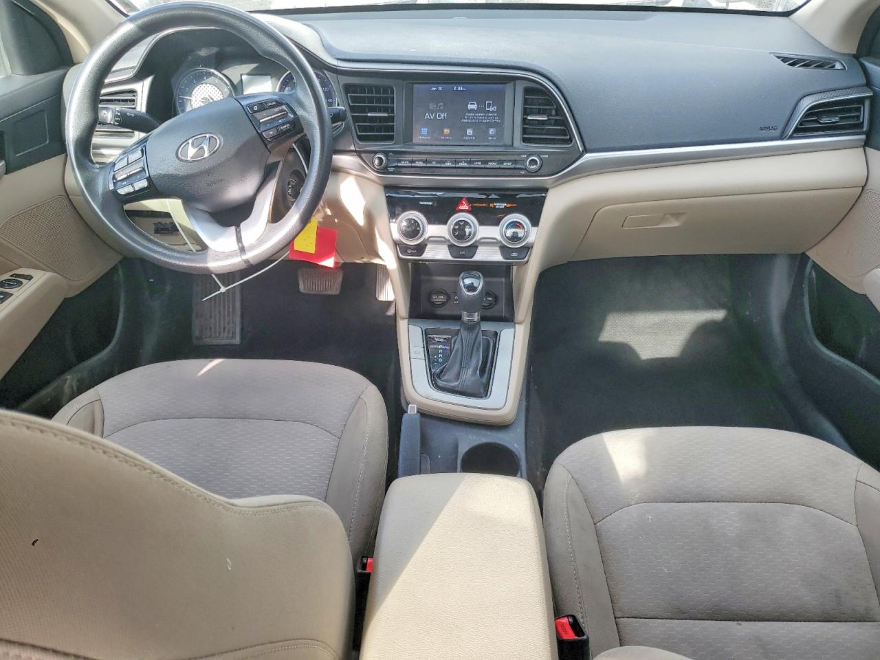 2019 HYUNDAI ELANTRA SEL photo 8