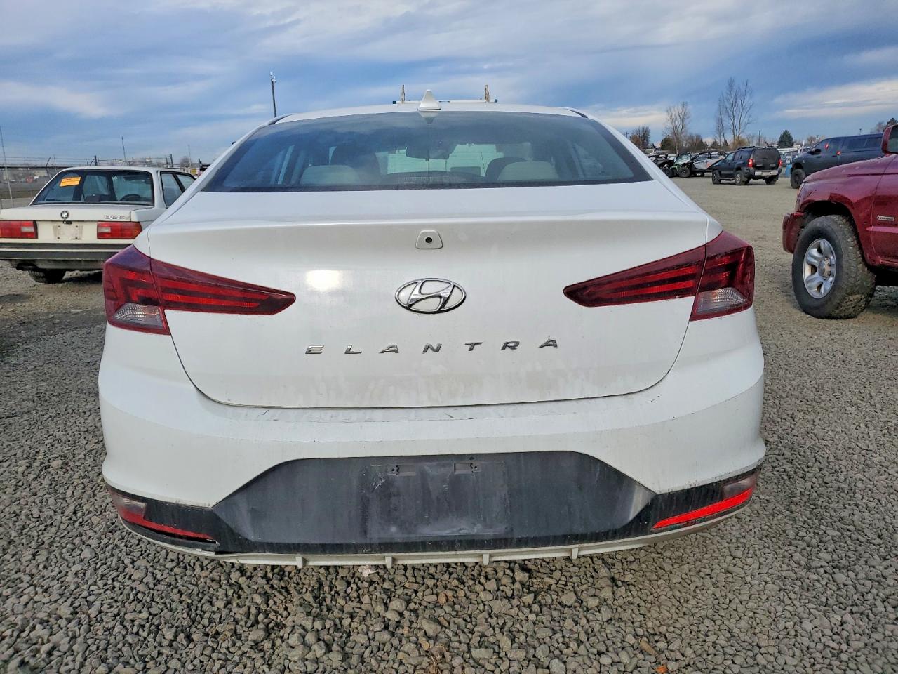 2019 HYUNDAI ELANTRA SEL photo 6