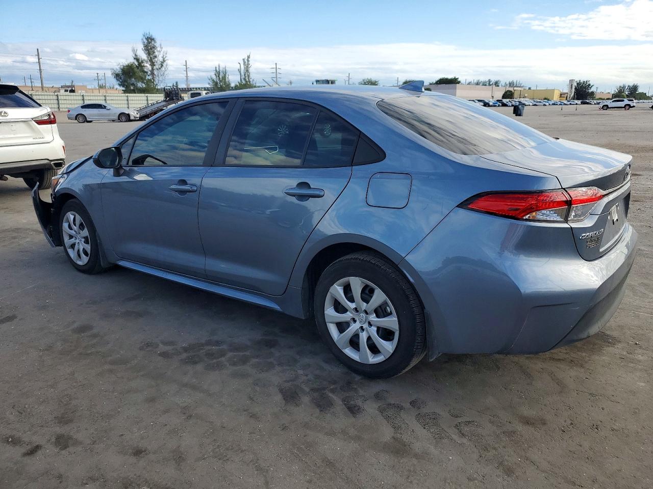 2025 TOYOTA COROLLA photo 3