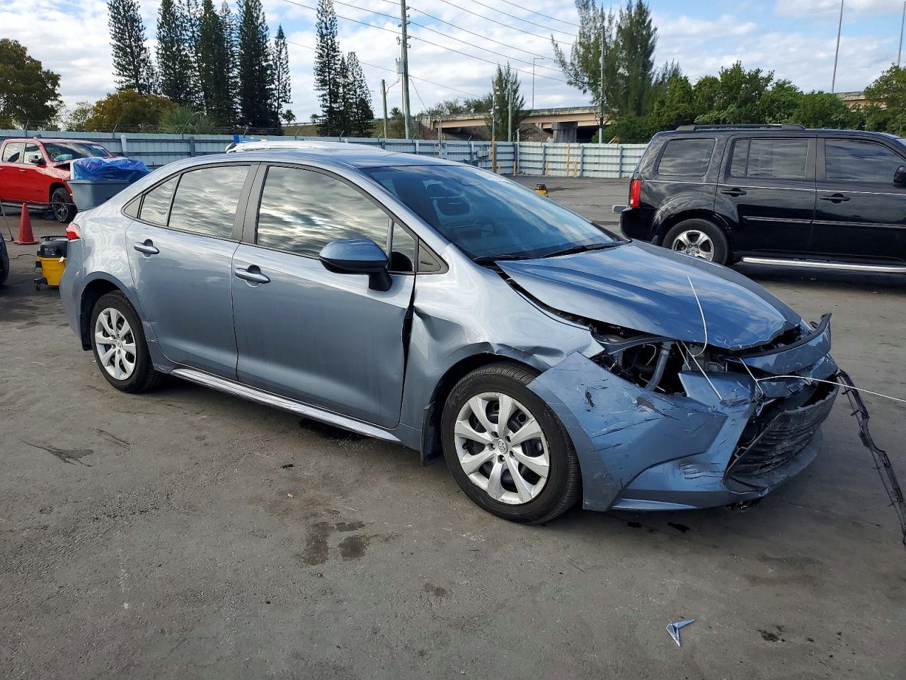 2025 TOYOTA COROLLA photo 7