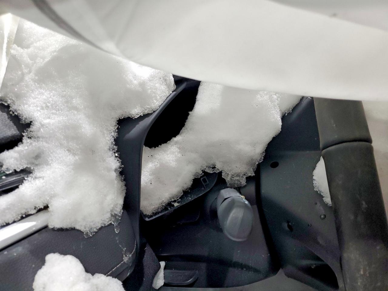 2025 TOYOTA RAV4 XLE photo 25