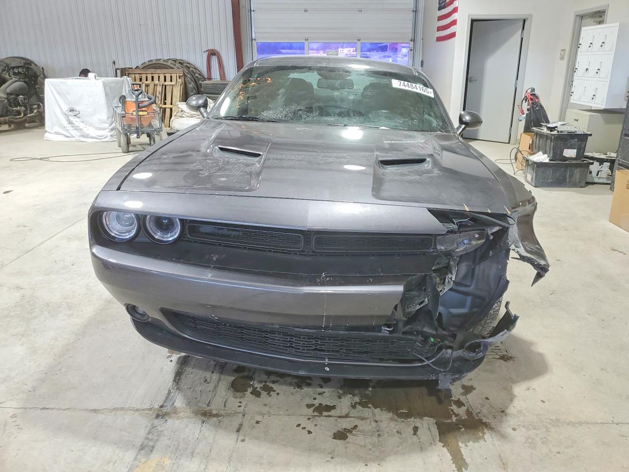 2022 DODGE CHALLENGER SXT photo 9