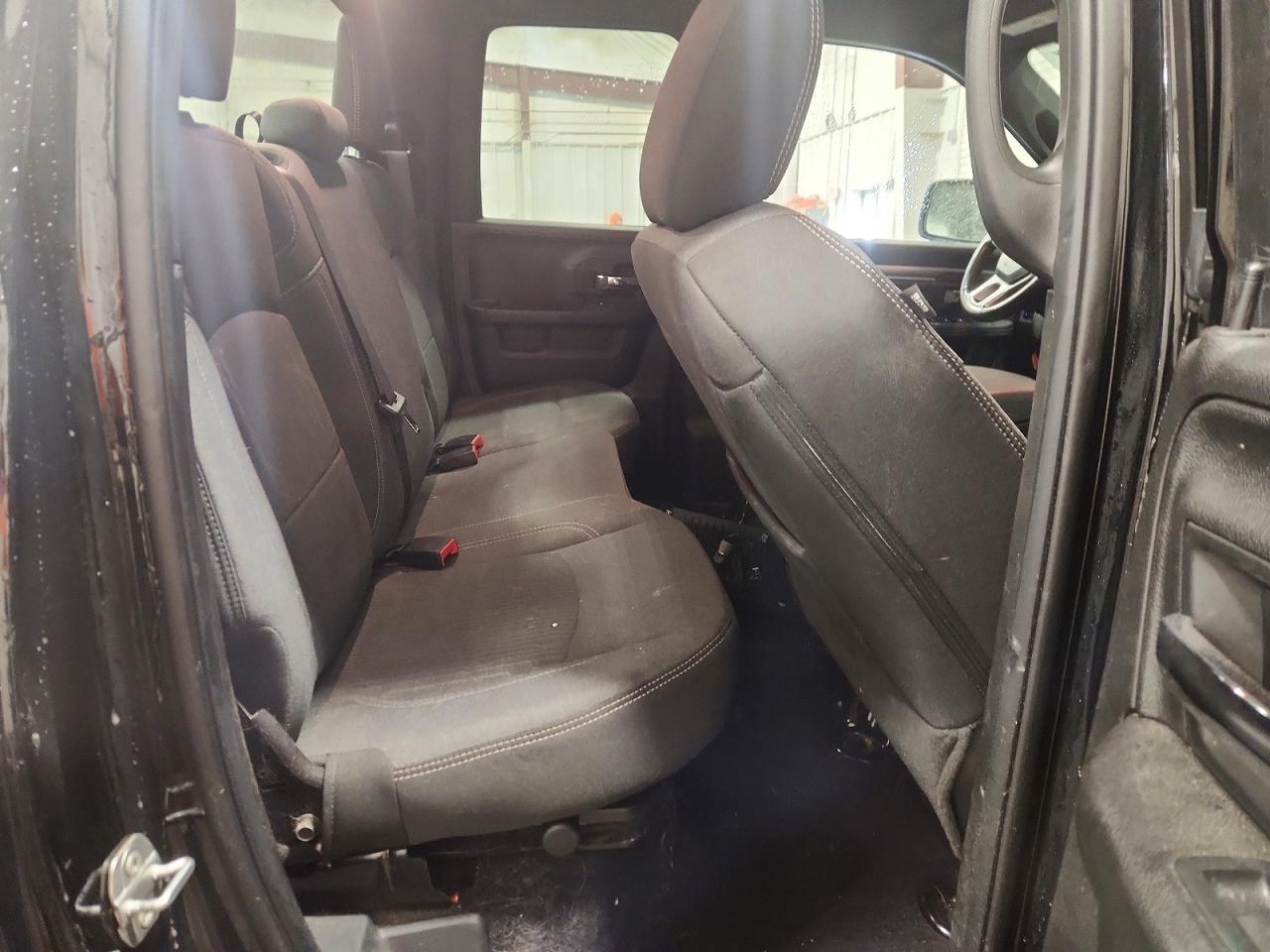 2023 RAM 1500 CLASSIC SLT photo 28