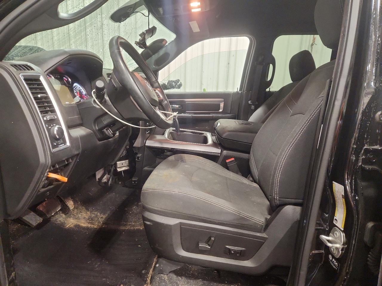 2023 RAM 1500 CLASSIC SLT photo 19
