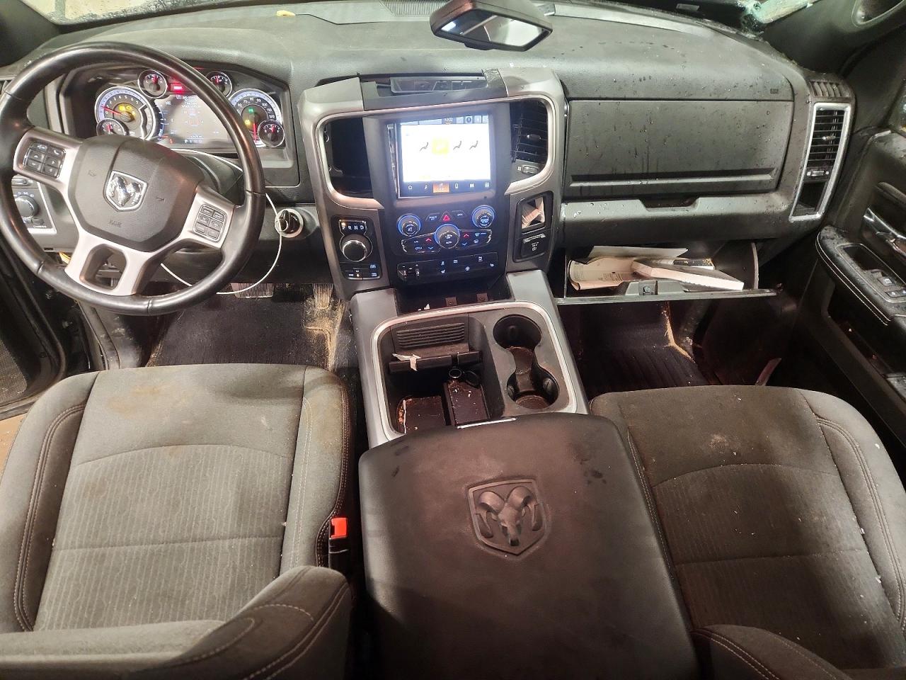 2023 RAM 1500 CLASSIC SLT photo 22