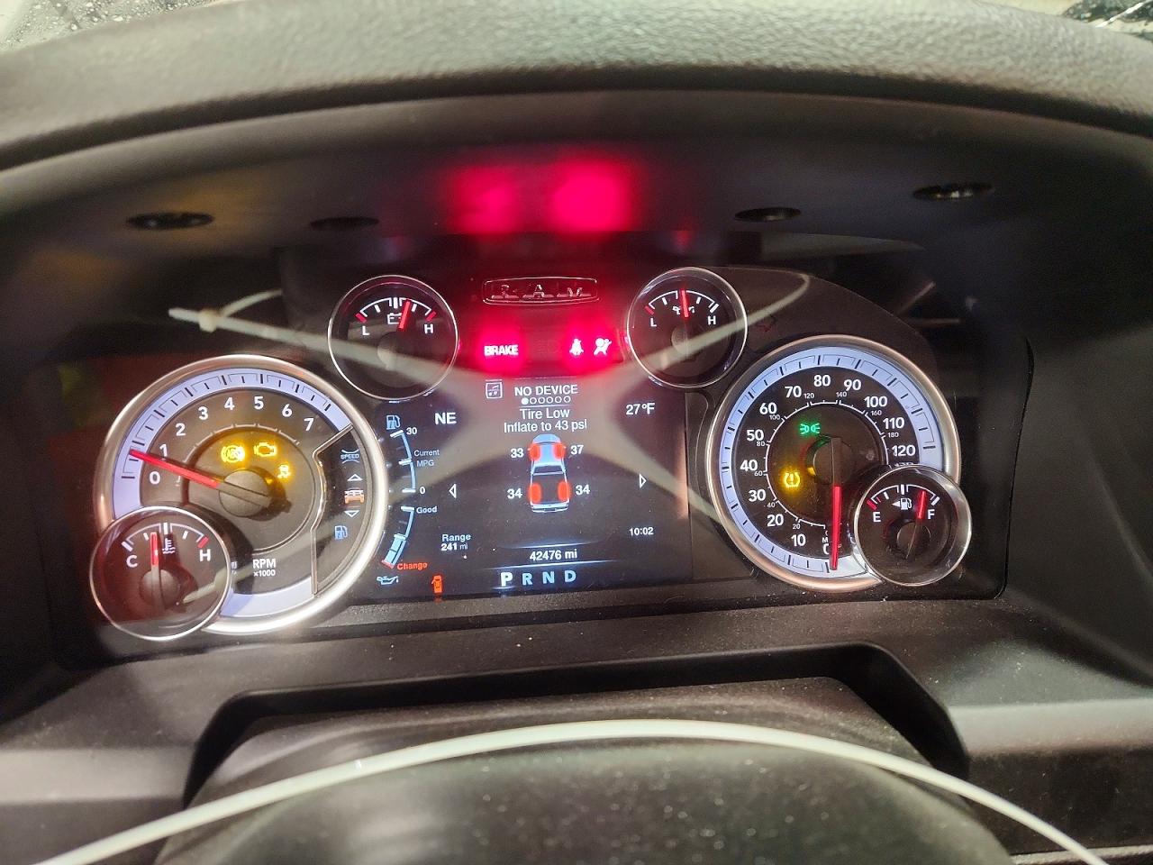 2023 RAM 1500 CLASSIC SLT photo 25