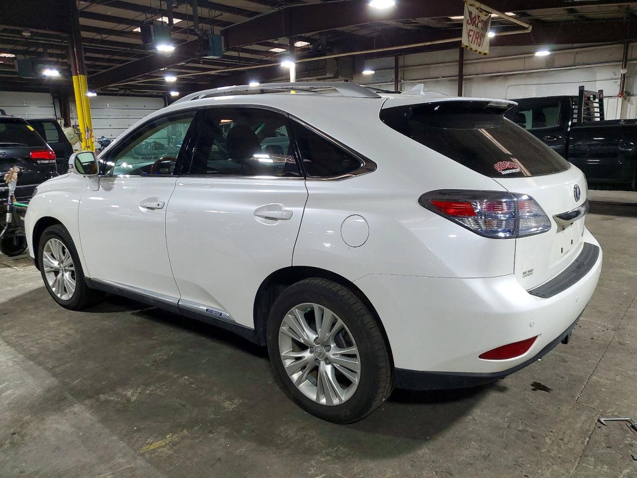2011 LEXUS RX 450H photo 3