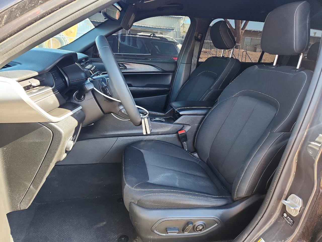 2024 JEEP GRAND CHEROKEE L LAREDO photo 13